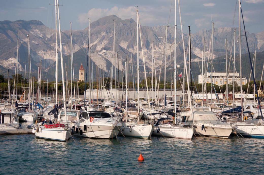 La Conchiglia A Marina Apartman Marina di Carrara Kültér fotó